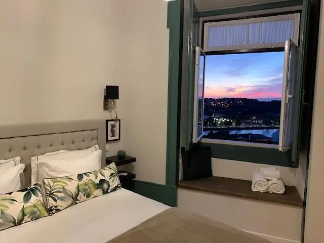 Ilha 12 招待所 科英布拉