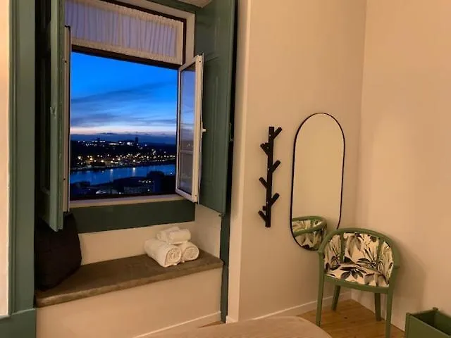 Ilha 12 招待所 科英布拉