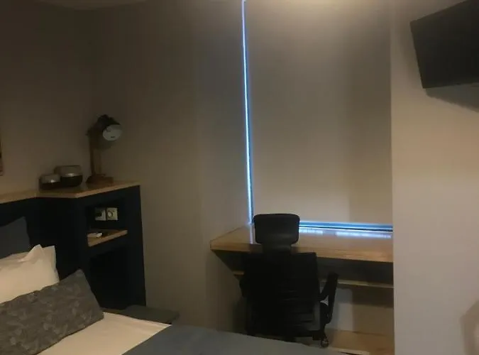 Ilha 12 招待所 科英布拉